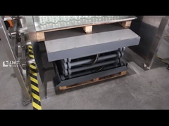 Wie man einen Stapel leerer Flaschen entladen kann